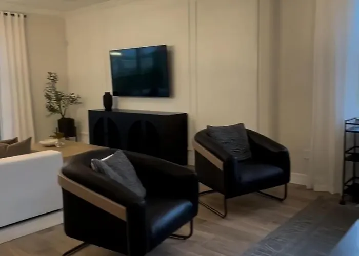 Richmond Hill Guesthouse- Serviced Condo